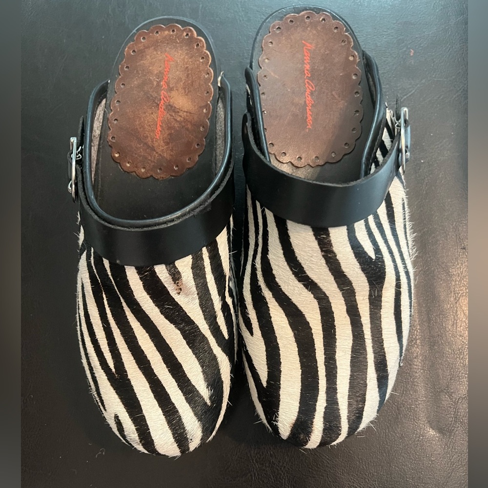 Hanna Andersson clogs size 36